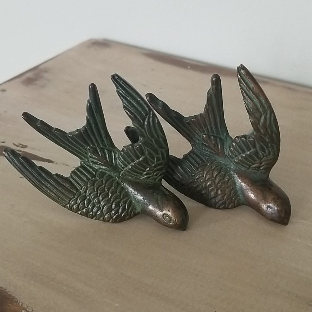 Bird drawer pull